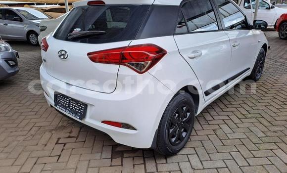 Sayi Na hannu Hyundai i20 White Mota in Maseru a Maseru Sayi Na hannu Hyundai i20 White Mota in Maseru a Maseru