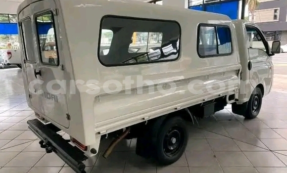Sayi Na hannu Hyundai H1 White Mota in Maseru a Maseru Sayi Na hannu Hyundai H1 White Mota in Maseru a Maseru