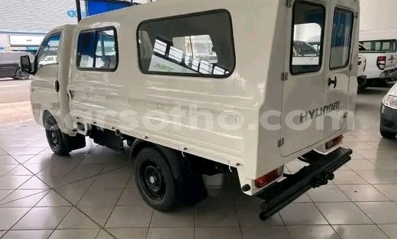 Sayi Na hannu Hyundai H1 White Mota in Maseru a Maseru Sayi Na hannu Hyundai H1 White Mota in Maseru a Maseru
