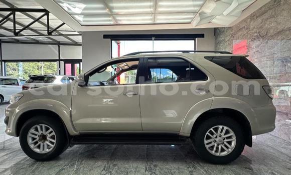 Acheter Occasion Voiture Toyota Fortuner Autre à Maseru, Maseru Acheter Occasion Voiture Toyota Fortuner Autre à Maseru, Maseru