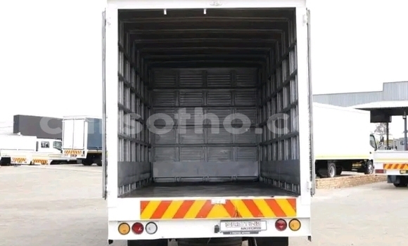 Acheter Occasion Utilitaire Isuzu FTR 850 Blanc à Maseru, Maseru Acheter Occasion Utilitaire Isuzu FTR 850 Blanc à Maseru, Maseru