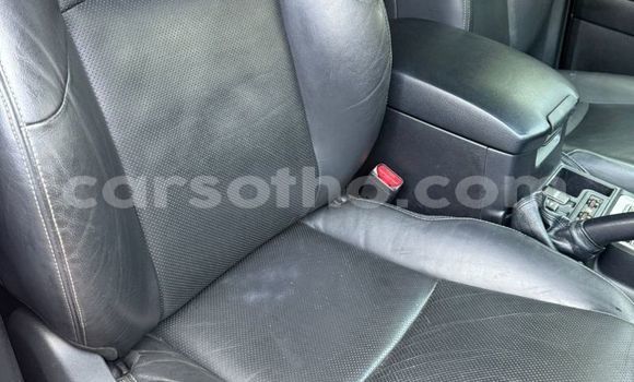 Sayi Na hannu Toyota Land Cruiser Prado White Mota in Maseru a Maseru Sayi Na hannu Toyota Land Cruiser Prado White Mota in Maseru a Maseru