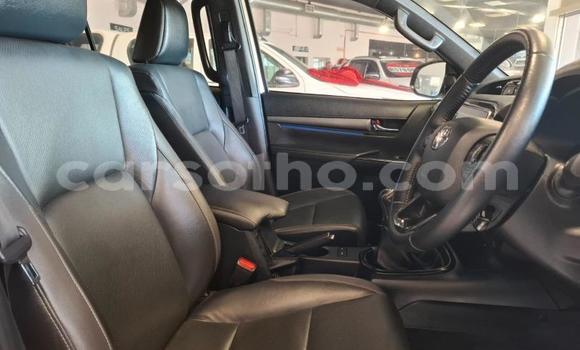 اشتري مستعمل Toyota Hilux White سيارة في Maseru في Maseru اشتري مستعمل Toyota Hilux White سيارة في Maseru في Maseru