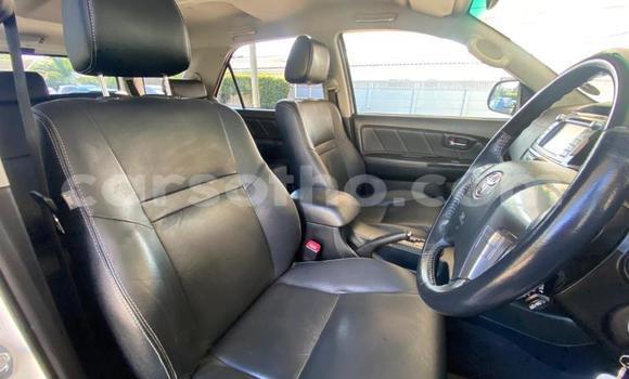 Sayi Na hannu Toyota Fortuner White Mota in Maseru a Maseru Sayi Na hannu Toyota Fortuner White Mota in Maseru a Maseru