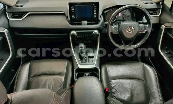 Sayi Na hannu Toyota RAV4 White Mota in Maseru a Maseru Sayi Na hannu Toyota RAV4 White Mota in Maseru a Maseru