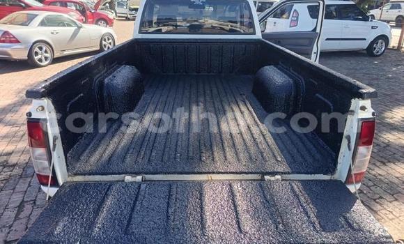 Buy Used Nissan NP 300 White Car in Maseru in Maseru Buy Used Nissan NP 300 White Car in Maseru in Maseru