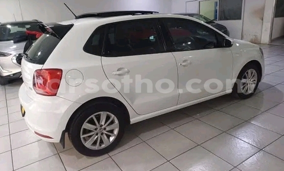 Sayi Na hannu Volkswagen Polo White Mota in Maseru a Maseru Sayi Na hannu Volkswagen Polo White Mota in Maseru a Maseru