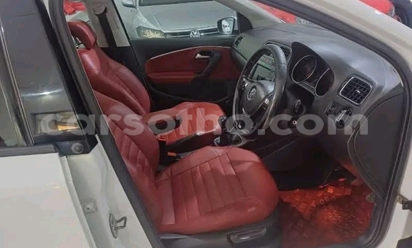 Sayi Na hannu Volkswagen Polo White Mota in Maseru a Maseru Sayi Na hannu Volkswagen Polo White Mota in Maseru a Maseru