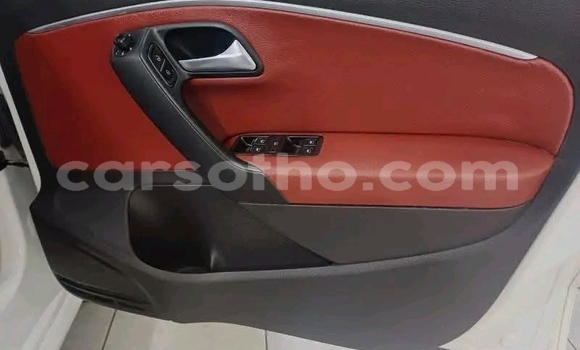 Sayi Na hannu Volkswagen Polo White Mota in Maseru a Maseru Sayi Na hannu Volkswagen Polo White Mota in Maseru a Maseru