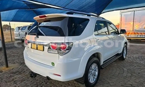 Acheter Occasion Voiture Toyota Fortuner Blanc à Maseru, Maseru Acheter Occasion Voiture Toyota Fortuner Blanc à Maseru, Maseru