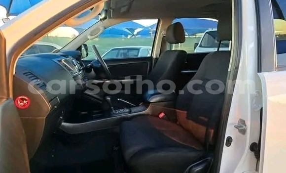 Acheter Occasion Voiture Toyota Fortuner Blanc à Maseru, Maseru Acheter Occasion Voiture Toyota Fortuner Blanc à Maseru, Maseru