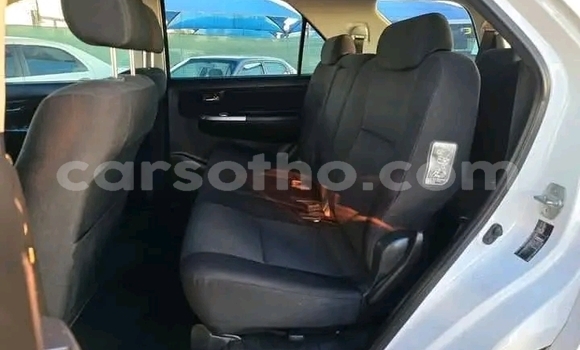 Acheter Occasion Voiture Toyota Fortuner Blanc à Maseru, Maseru Acheter Occasion Voiture Toyota Fortuner Blanc à Maseru, Maseru