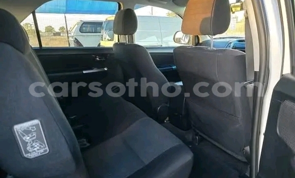 Acheter Occasion Voiture Toyota Fortuner Blanc à Maseru, Maseru Acheter Occasion Voiture Toyota Fortuner Blanc à Maseru, Maseru