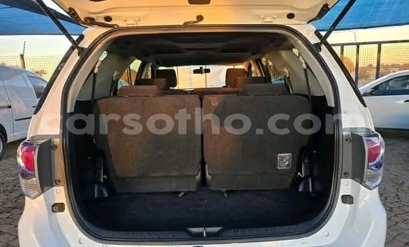 Acheter Occasion Voiture Toyota Fortuner Blanc à Maseru, Maseru Acheter Occasion Voiture Toyota Fortuner Blanc à Maseru, Maseru