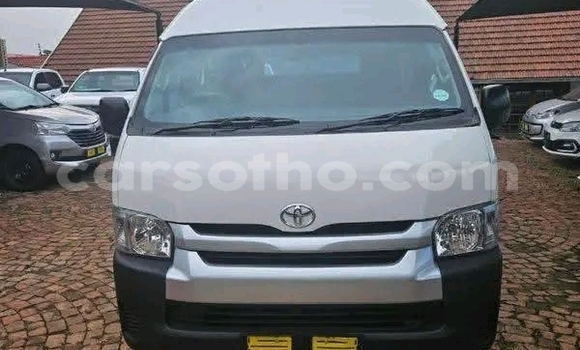 اشتري مستعمل Toyota Hiace White سيارة في Maseru في Maseru