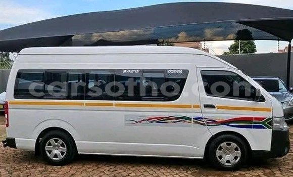 Buy Used Toyota Hiace White Car in Maseru in Maseru Buy Used Toyota Hiace White Car in Maseru in Maseru