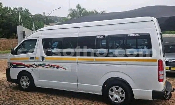 Buy Used Toyota Hiace White Car in Maseru in Maseru Buy Used Toyota Hiace White Car in Maseru in Maseru