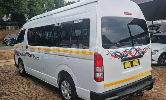 Buy Used Toyota Hiace White Car in Maseru in Maseru Buy Used Toyota Hiace White Car in Maseru in Maseru
