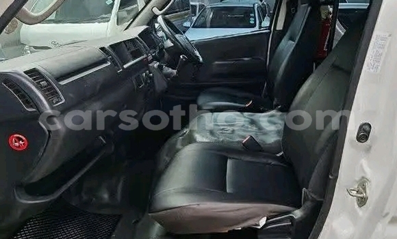 Buy Used Toyota Hiace White Car in Maseru in Maseru Buy Used Toyota Hiace White Car in Maseru in Maseru