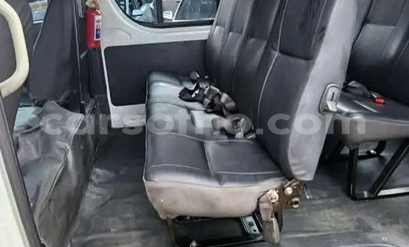 Buy Used Toyota Hiace White Car in Maseru in Maseru Buy Used Toyota Hiace White Car in Maseru in Maseru