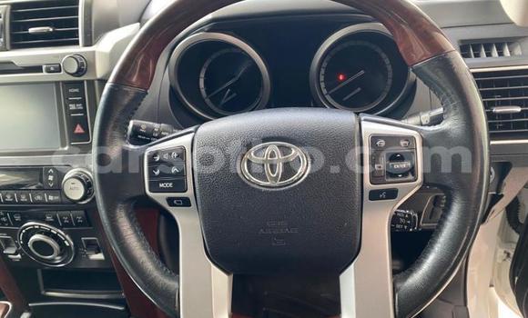 اشتري مستعمل Toyota Land Cruiser Prado White سيارة في Maseru في Maseru اشتري مستعمل Toyota Land Cruiser Prado White سيارة في Maseru في Maseru