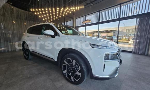 Sayi Na hannu Hyundai Santa Fe White Mota in Maseru a Maseru Sayi Na hannu Hyundai Santa Fe White Mota in Maseru a Maseru