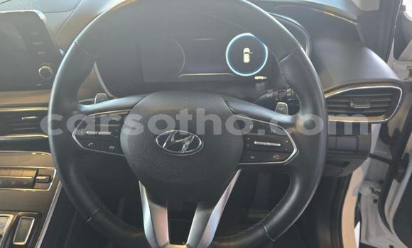 Sayi Na hannu Hyundai Santa Fe White Mota in Maseru a Maseru Sayi Na hannu Hyundai Santa Fe White Mota in Maseru a Maseru