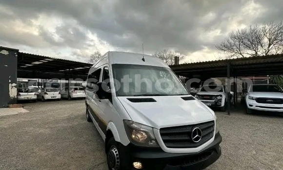 اشتري مستعمل Mercedes-Benz 600 White سيارة في Maseru في Maseru اشتري مستعمل Mercedes-Benz 600 White سيارة في Maseru في Maseru