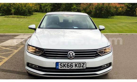 اشتري مستعمل Volkswagen Passat White سيارة في Peka في Leribe اشتري مستعمل Volkswagen Passat White سيارة في Peka في Leribe