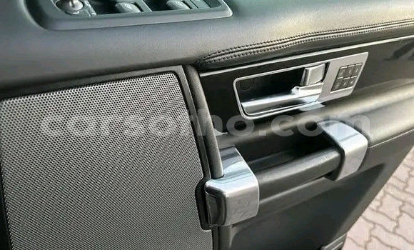 Sayi Na hannu Land Rover Discovery White Mota in Maseru a Maseru Sayi Na hannu Land Rover Discovery White Mota in Maseru a Maseru