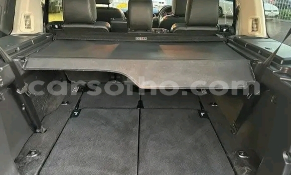 Sayi Na hannu Land Rover Discovery White Mota in Maseru a Maseru Sayi Na hannu Land Rover Discovery White Mota in Maseru a Maseru