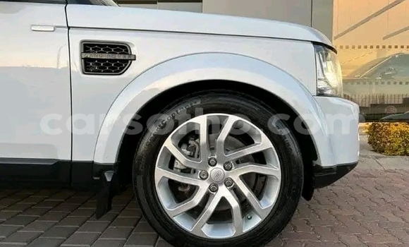 Sayi Na hannu Land Rover Discovery White Mota in Maseru a Maseru Sayi Na hannu Land Rover Discovery White Mota in Maseru a Maseru