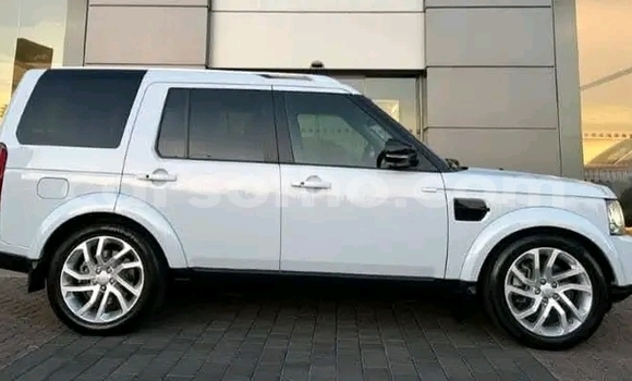 Sayi Na hannu Land Rover Discovery White Mota in Maseru a Maseru Sayi Na hannu Land Rover Discovery White Mota in Maseru a Maseru
