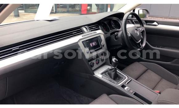 اشتري مستعمل Volkswagen Passat White سيارة في Peka في Leribe اشتري مستعمل Volkswagen Passat White سيارة في Peka في Leribe