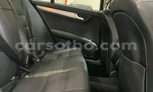 Acheter Occasion Voiture Mercedes-Benz C–Class Blanc à Maseru, Maseru Acheter Occasion Voiture Mercedes-Benz C–Class Blanc à Maseru, Maseru