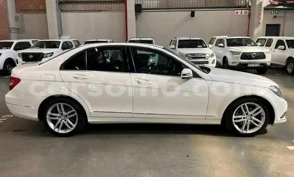 Acheter Occasion Voiture Mercedes-Benz C–Class Blanc à Maseru, Maseru Acheter Occasion Voiture Mercedes-Benz C–Class Blanc à Maseru, Maseru