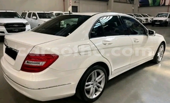 Acheter Occasion Voiture Mercedes-Benz C–Class Blanc à Maseru, Maseru Acheter Occasion Voiture Mercedes-Benz C–Class Blanc à Maseru, Maseru