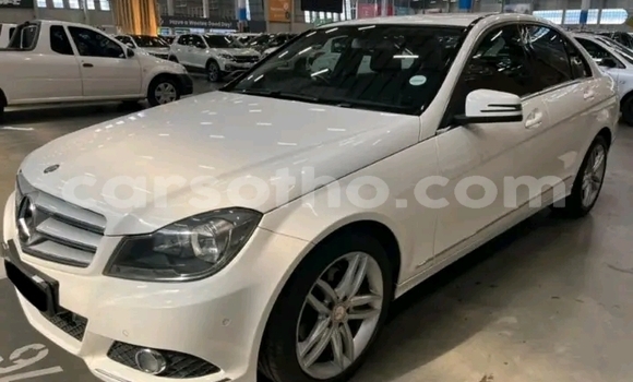 Acheter Occasion Voiture Mercedes-Benz C–Class Blanc à Maseru, Maseru Acheter Occasion Voiture Mercedes-Benz C–Class Blanc à Maseru, Maseru