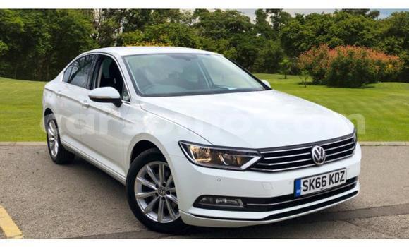 اشتري مستعمل Volkswagen Passat White سيارة في Peka في Leribe اشتري مستعمل Volkswagen Passat White سيارة في Peka في Leribe