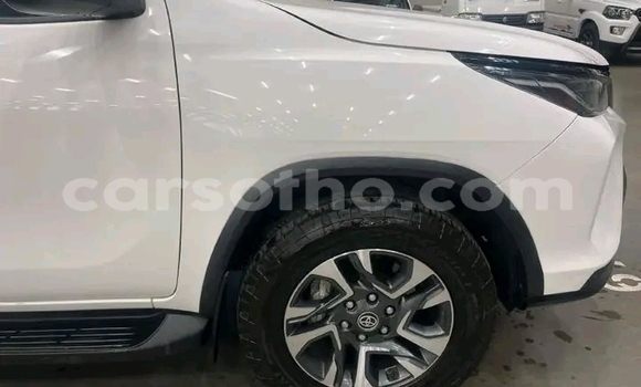 Sayi Na hannu Toyota Fortuner White Mota in Maseru a Maseru Sayi Na hannu Toyota Fortuner White Mota in Maseru a Maseru