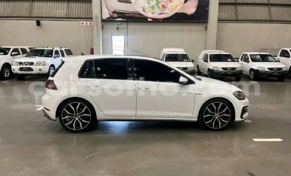 Buy Used Volkswagen Golf White Car in Maseru in Maseru Buy Used Volkswagen Golf White Car in Maseru in Maseru