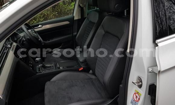 Sayi Na hannu Volkswagen Passat White Mota in Quthing a Butha-Buthe Sayi Na hannu Volkswagen Passat White Mota in Quthing a Butha-Buthe