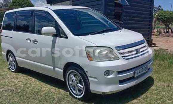 Sayi Na hannu Toyota Alphard White Mota in Maseru a Maseru Sayi Na hannu Toyota Alphard White Mota in Maseru a Maseru