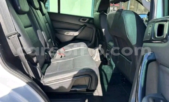 Buy Used Ford Everest White Car in Maseru in Maseru Buy Used Ford Everest White Car in Maseru in Maseru