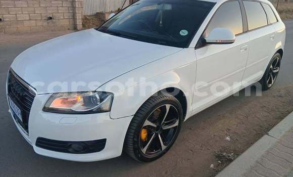 اشتري مستعمل Audi 80 White سيارة في Maseru في Maseru اشتري مستعمل Audi 80 White سيارة في Maseru في Maseru