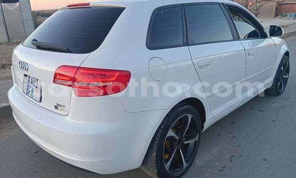 اشتري مستعمل Audi 80 White سيارة في Maseru في Maseru اشتري مستعمل Audi 80 White سيارة في Maseru في Maseru