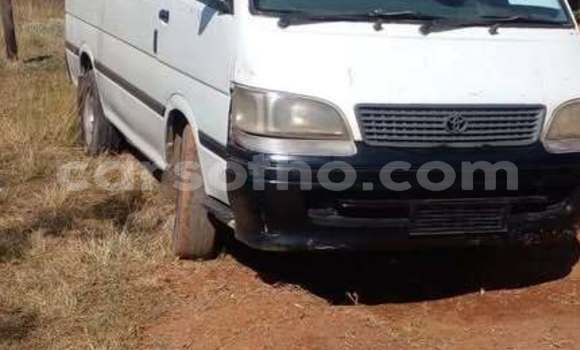 Sayi Na hannu Toyota Hiace White Mota in Maseru a Maseru