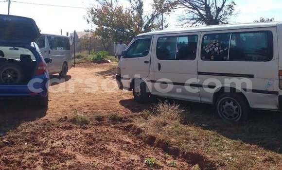 اشتري مستعمل Toyota Hiace White سيارة في Maseru في Maseru اشتري مستعمل Toyota Hiace White سيارة في Maseru في Maseru