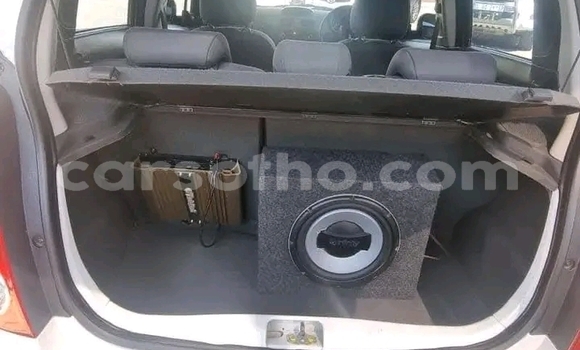 Sayi Na hannu Chevrolet Spark White Mota in Maseru a Maseru Sayi Na hannu Chevrolet Spark White Mota in Maseru a Maseru