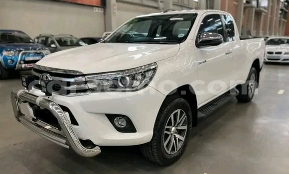 اشتري مستعمل Toyota Hilux White سيارة في Maseru في Maseru اشتري مستعمل Toyota Hilux White سيارة في Maseru في Maseru